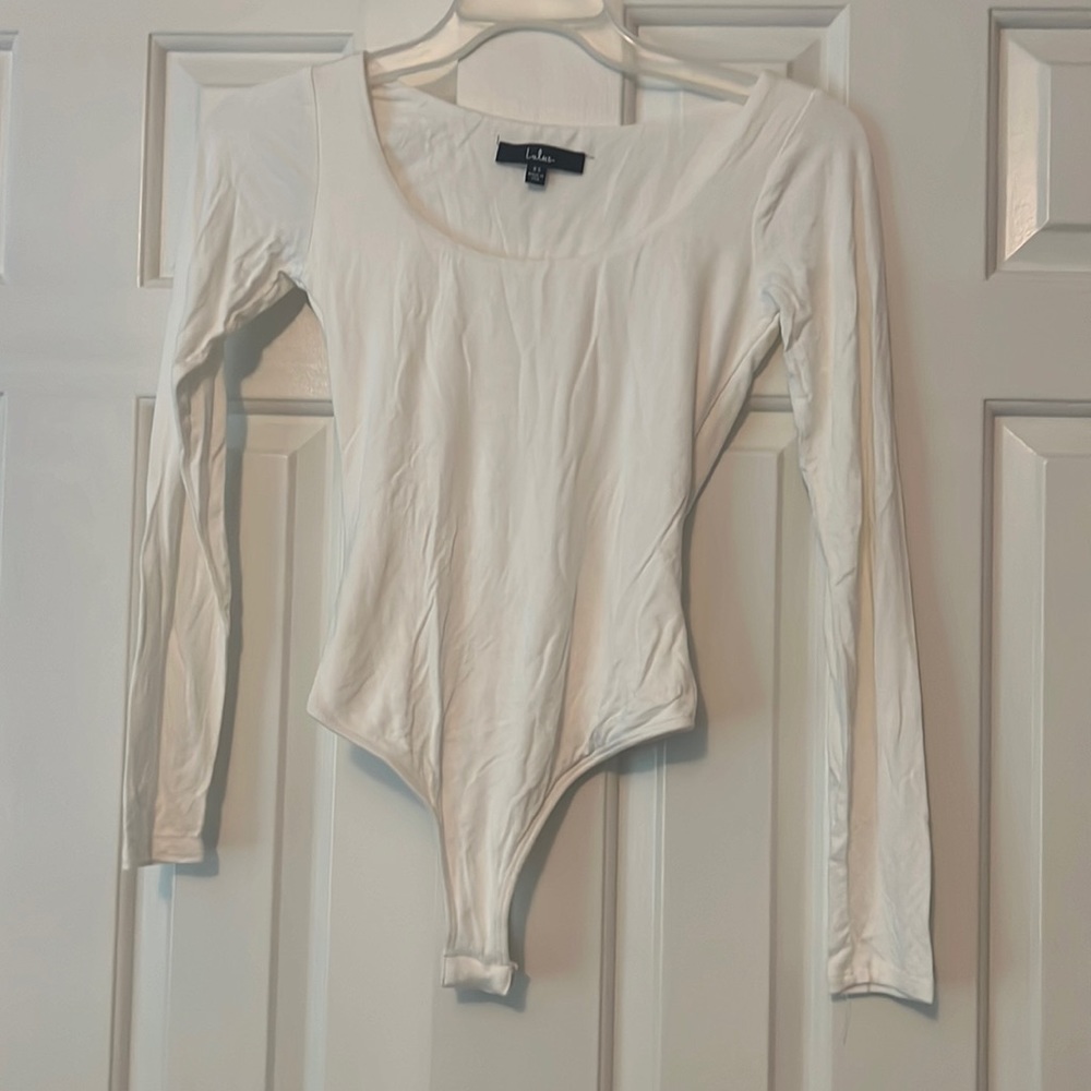 White longe sleeve bodysuit